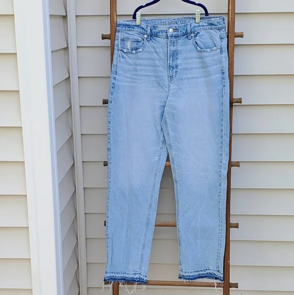 American Eagle Outfitters Super High Rise Straight Jeans Size 12 - Picture 2 of 7